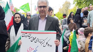 حضور مدیرکل و کارکنان اداره کل کتابخانه های عمومی لرستان و کتابداران کتابخانه ها در رزمایش جان فداییان ایران امام رضایی در روز ولادت امام هشتم در شهرستان خرم آباد و همزمان در سراسر کشور