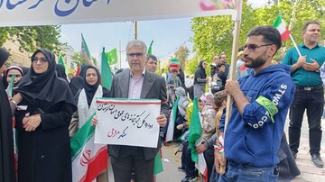 حضور مدیرکل و کارکنان اداره کل کتابخانه های عمومی لرستان و کتابداران کتابخانه ها در رزمایش جان فداییان ایران امام رضایی در روز ولادت امام هشتم در شهرستان خرم آباد و همزمان در سراسر کشور