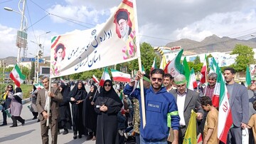 حضور مدیرکل و کارکنان اداره کل کتابخانه های عمومی لرستان و کتابداران کتابخانه ها در رزمایش جان فداییان ایران امام رضایی در روز ولادت امام هشتم در شهرستان خرم آباد و همزمان در سراسر کشور
