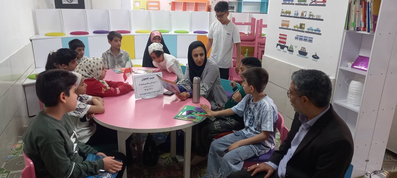 نشست کتاب‌خوان «خلیج فارس خانه ماست» در کتابخانه شهروند فسا برگزار شد