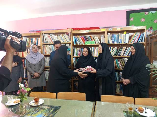 معلمانِ کتابخوان؛ ستونهای ترویج آگاهی در شاهرود تجلیل شدند