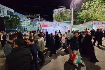 غرفه فرهنگی کتابخانه‌ ایران در شصت‌وسومین شب حضور مردم در خیابان‌ها