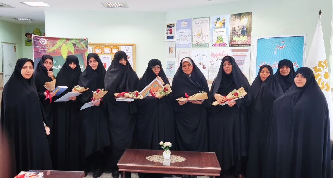 نشست کتابخوان اختصاصی در کتابخانه شهدای نوبهار قم برگزار شد