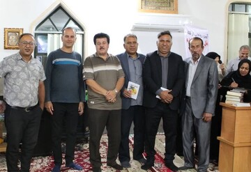 رونمایی کتاب  در  لارستان