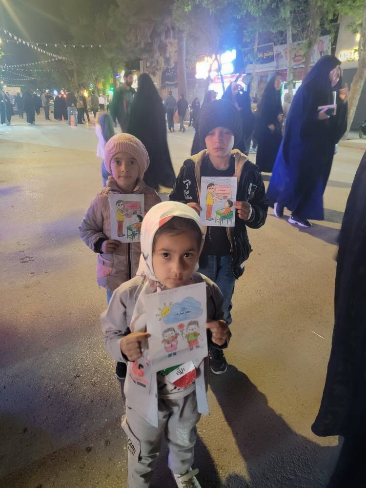 حضور فعال کتابخانه های سیار آوای فرهنگ و مرکزی بجنورد در تجمعات مردمی با اجرای برنامههای فرهنگی