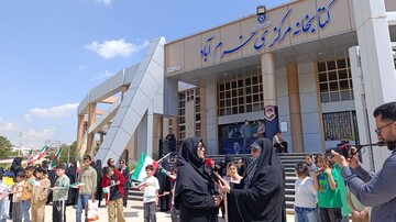 پویش حامی و زنجیره ی انسانی در دهمین روز از اردیبهشتی که به نام خلیج فارس ثبت شده و به حمایت از مکانهای فرهنگی که در جنگ رمضان آسیب دیدند