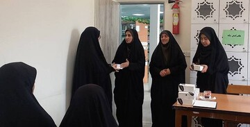 برگزاری مراسم گرامیداشت روز معلم در کتابخانه عمومی جنت شهرستان قرچک