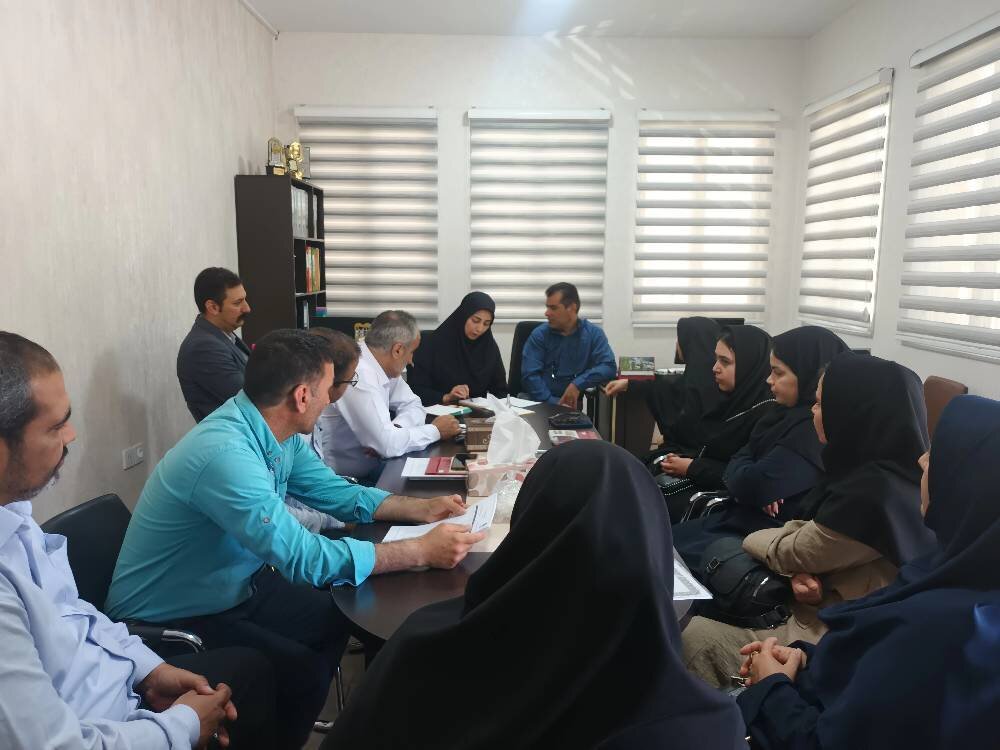 نشست اداری رئیس کتابخانههای عمومی شهرستان ملارد با مسئولان کتابخانهها