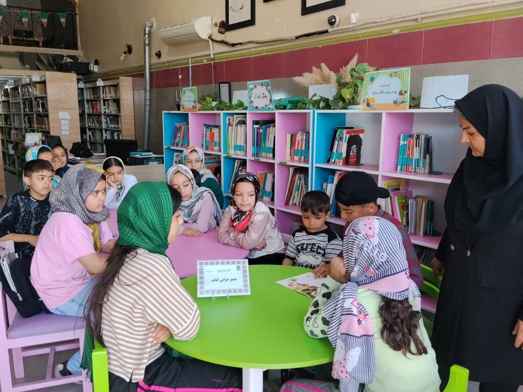 برنامه های گرامیداشت مقام معلم، به همت کتابداران در کتابخانه های استان تهران