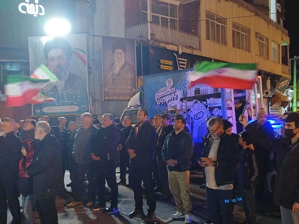 حضور کتابخانه سیار یار مهربان ۵ در شصت و ششمین شب شهادت رهبر انقلاب