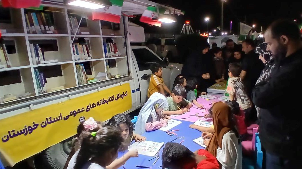 کودکان با نقاشی پیام «رعایت الگوی مصرف» را به خانهها بردند