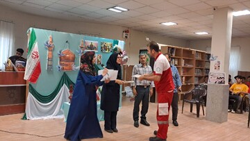 تجلیل از امدادگران هلال‌احمر در کتابخانه‌های عمومی استان البرز