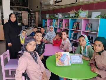 نشست جمع خوانی کتاب در کتابخانه عمومی امام علی (ع) روستای هفت جوی شهرستان قدس