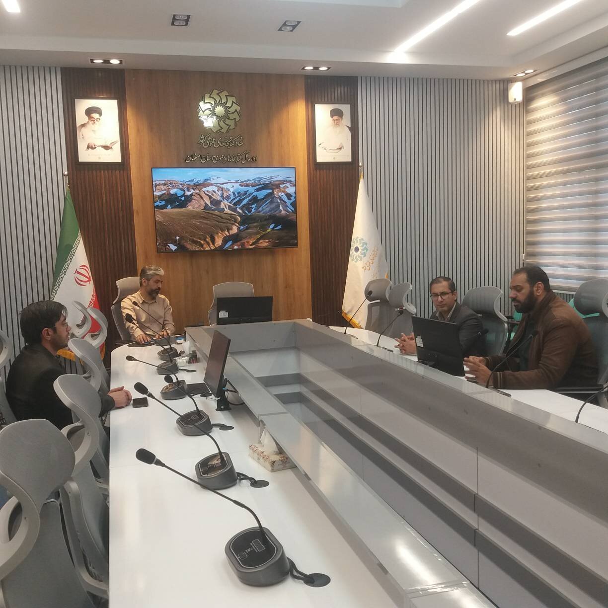 دیدار فرماندار شهرستان بویین میاندشت با مدیرکل کتابخانه‌های عمومی استان اصفهان