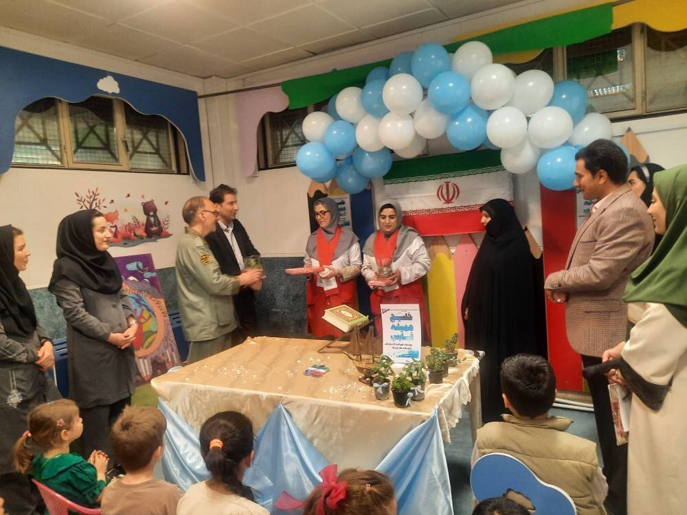 تجلیل از امدادگران هلالاحمر در کتابخانههای عمومی استان البرز
