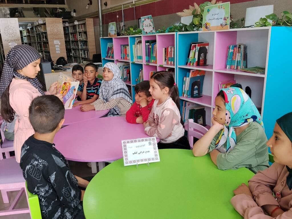 نشست جمع خوانی کتاب&nbsp;در کتابخانه عمومی امام علی (ع) شهرستان قدس