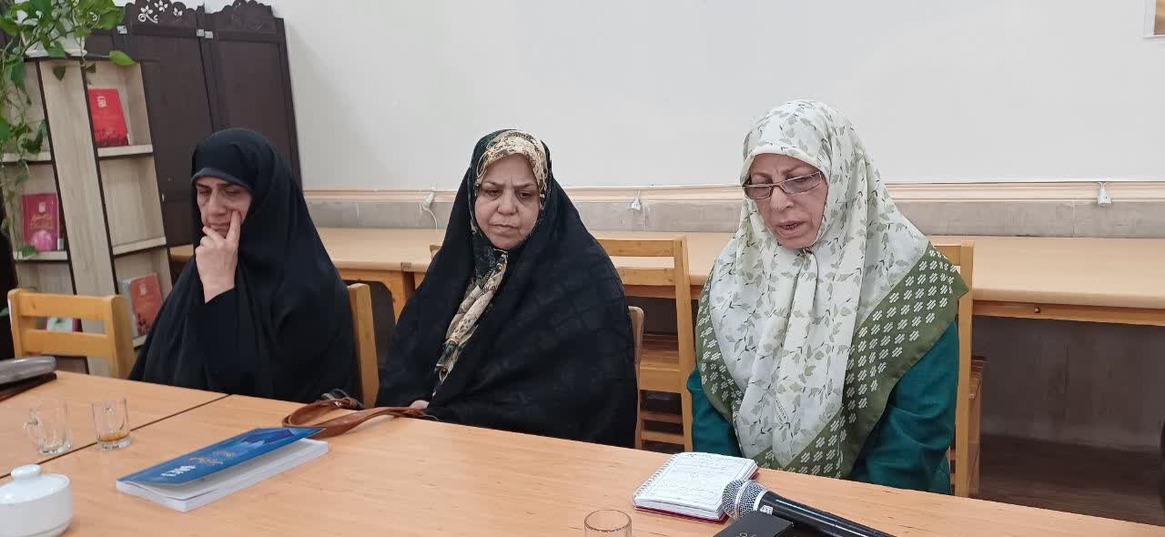نخستین نشست «دورهمی کتابخوانی» در کتابخانه پانزده خرداد پیشوا