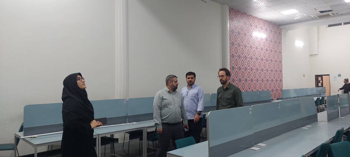 بازدید مدیران ارشد نهاد از خسارت‌های واردشده به کتابخانه مرکزی خرم‌آباد ناشی از جنگ رمضان
