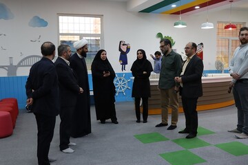 بازدید از کتابخانه مرکزی خوزستان