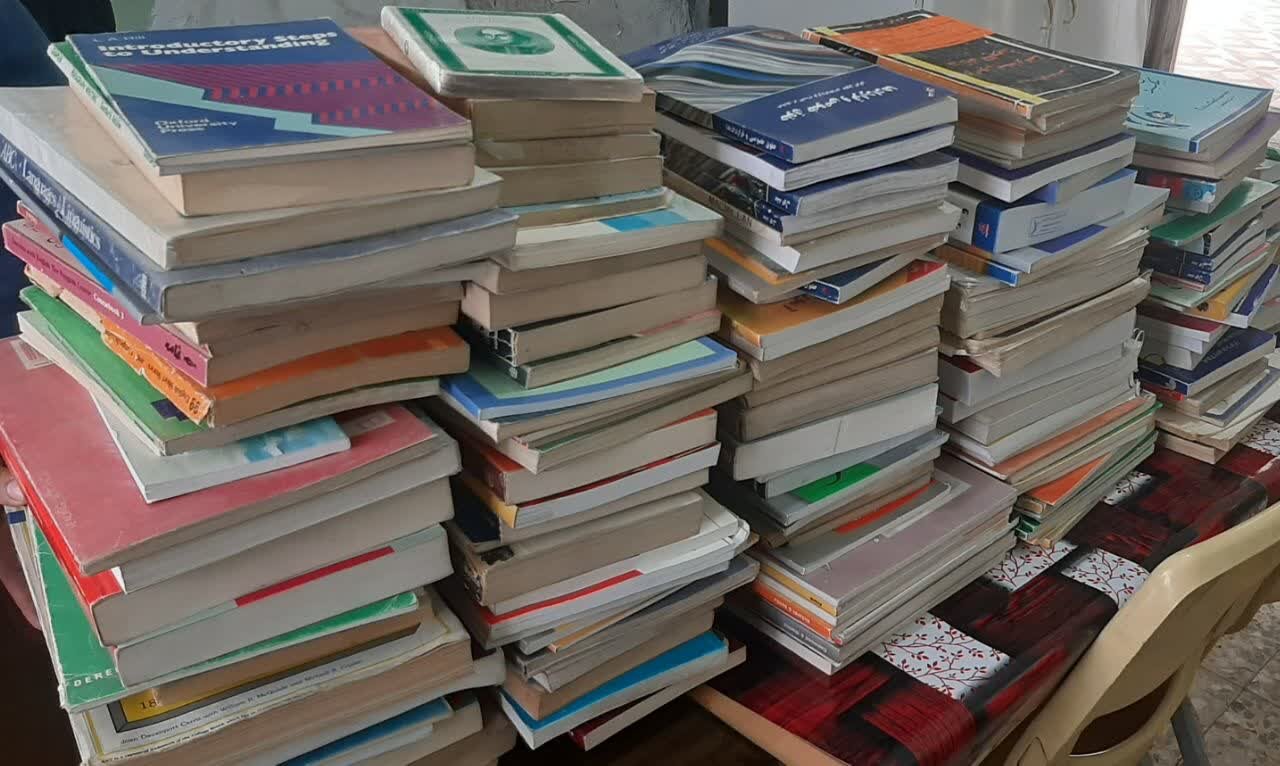 اهداء کتب مجموعه شخصی نماینده اسبق مجلس شورای اسلامی به کتابخانه عمومی دانشوران داران