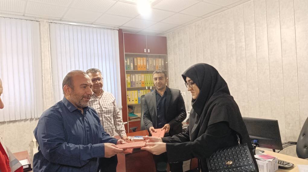 همدلی فرهنگی و امدادی در آیین سپاس از امدادگران هلال‌احمر با حضور کتابخانه‌های لرستان