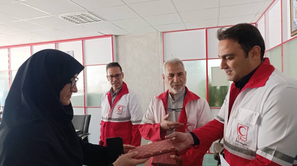 همدلی فرهنگی و امدادی در آیین سپاس از امدادگران هلال‌احمر با حضور کتابخانه‌های لرستان