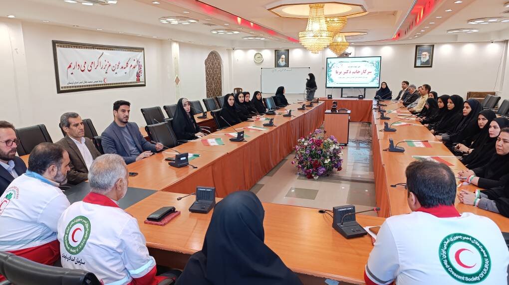 همدلی فرهنگی و امدادی در آیین سپاس از امدادگران هلال‌احمر با حضور کتابخانه‌های لرستان