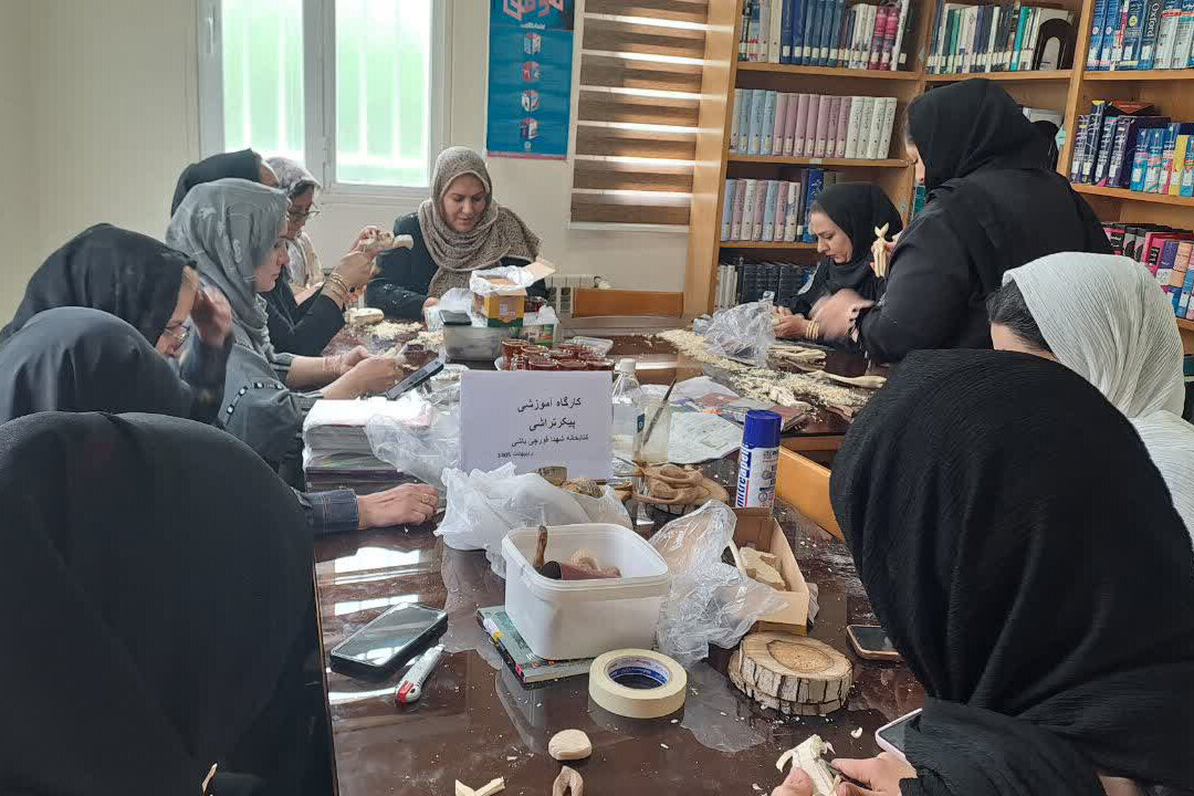 تلفیق فرهنگ، هنر و آموزش در کتابخانههای عمومی استان مرکزی