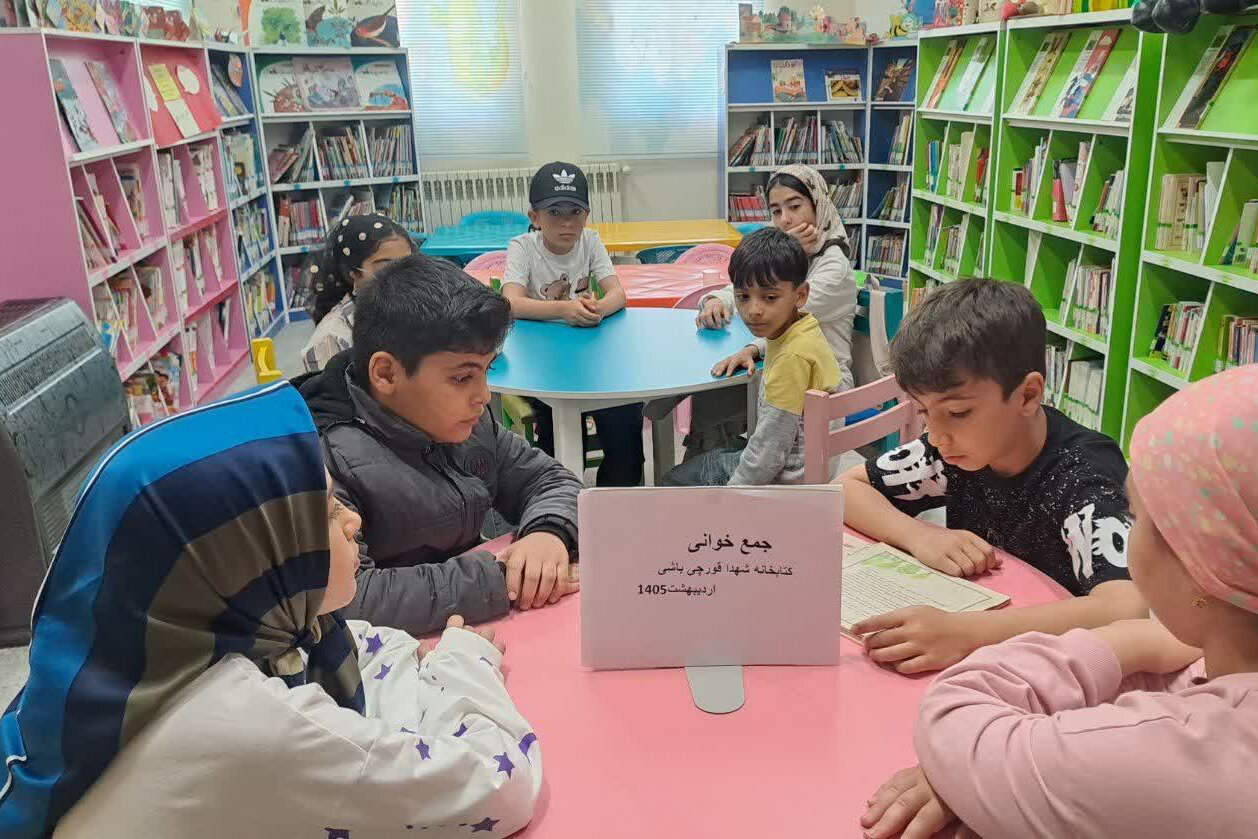 حال خوش خواندن در کتابخانه عمومی شهدای شهر قورچی‌باشی