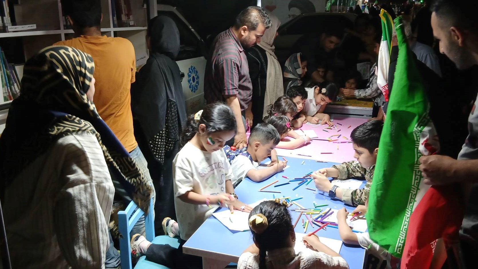 حضور کتابخانه سیار کارون در رویداد «قرار من با سومین رهبر انقلاب»