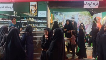 برپایی غرفه فرهنگی و نمایشگاه کتاب توسط کتابخانه‌های عمومی اهواز در تجمعات شبانه