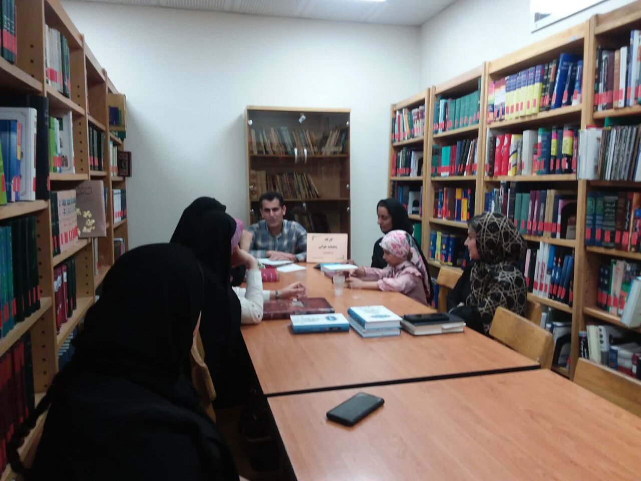 اجرای برنامه های کتاب محور با حضور اعضای کودک و نوجوان کتابخانه