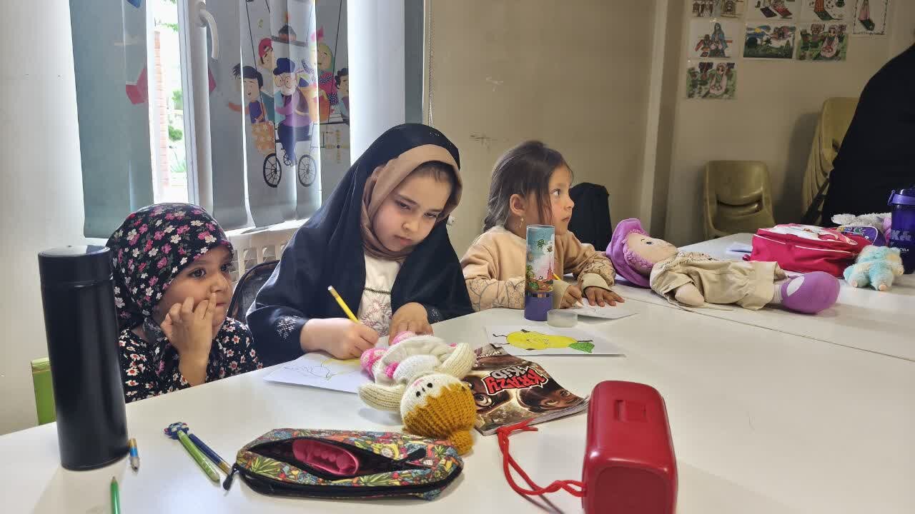 دوشنبه‌های کودکانه کتابخانه شهدای امامی امین به رنگ نشاط و مقاومت