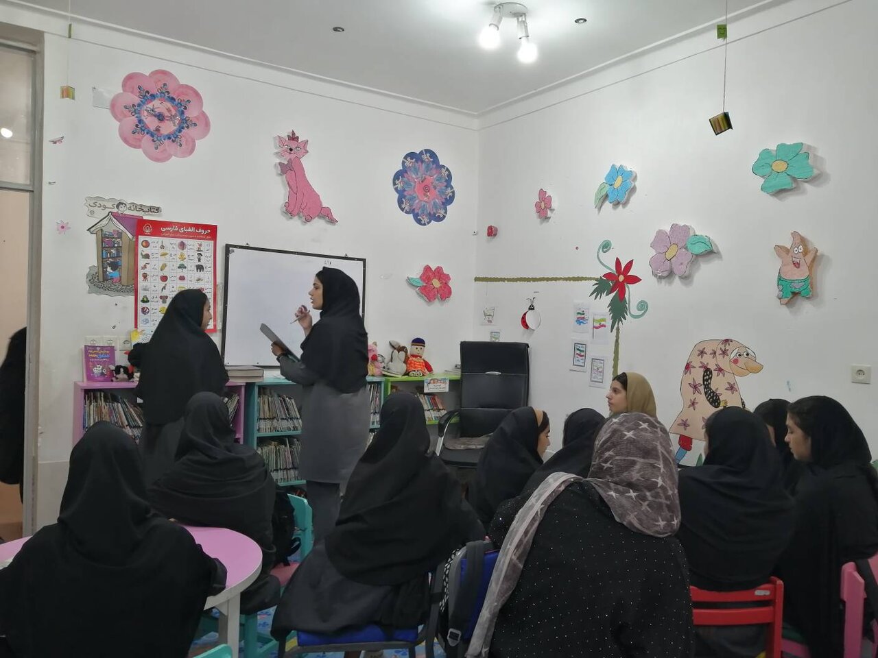 قرار آموزشی در کتابخانه شهدای علویه برگزار شد