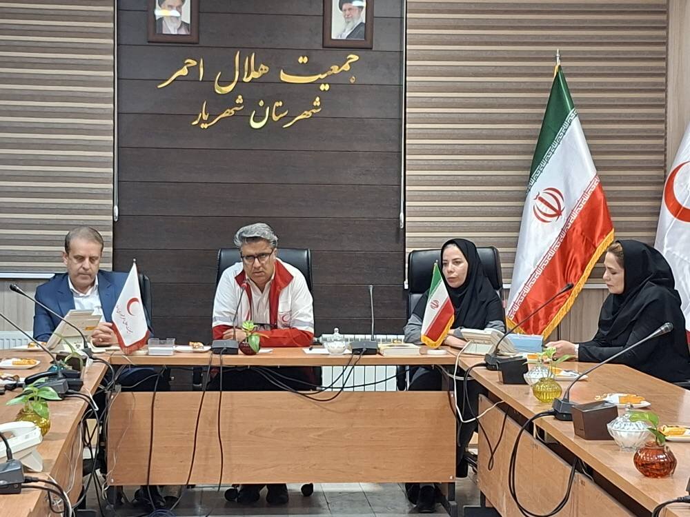 معرفی کتاب «صلح را باید از کودکی آموخت» در هلال احمر شهریار