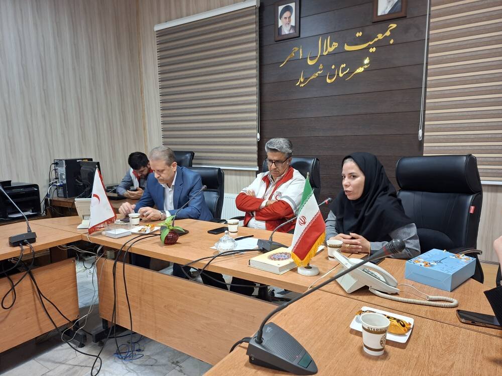 معرفی کتاب «صلح را باید از کودکی آموخت» در هلال احمر شهریار