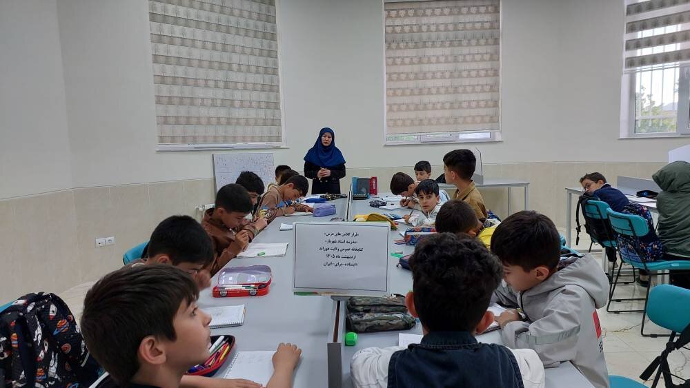 میزبانی کتابخانه عمومی ولایت هوراند از کلاسهای درس دانشآموزان