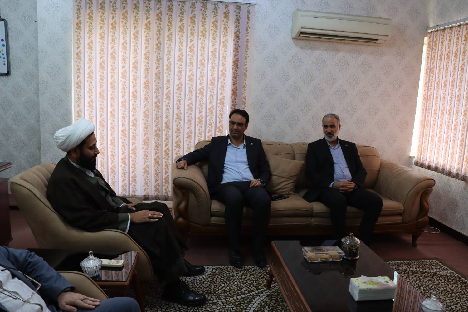 تأکید مدیرکل آموزش و پرورش و سرپرست کتابخانههای عمومی خوزستان بر نقش کتابخانهها در تربیت فرهنگی نسل نوجوان