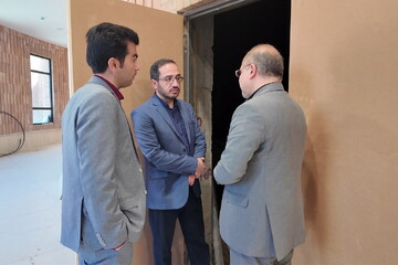 بازدید مدیرکل توسعه کتابخانه‌های نهاد از پروژه کتابخانه مرکزی