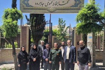 مسئولان شهرستان پردیس از کتابخانه عمومی جاجرود بازدید کردند