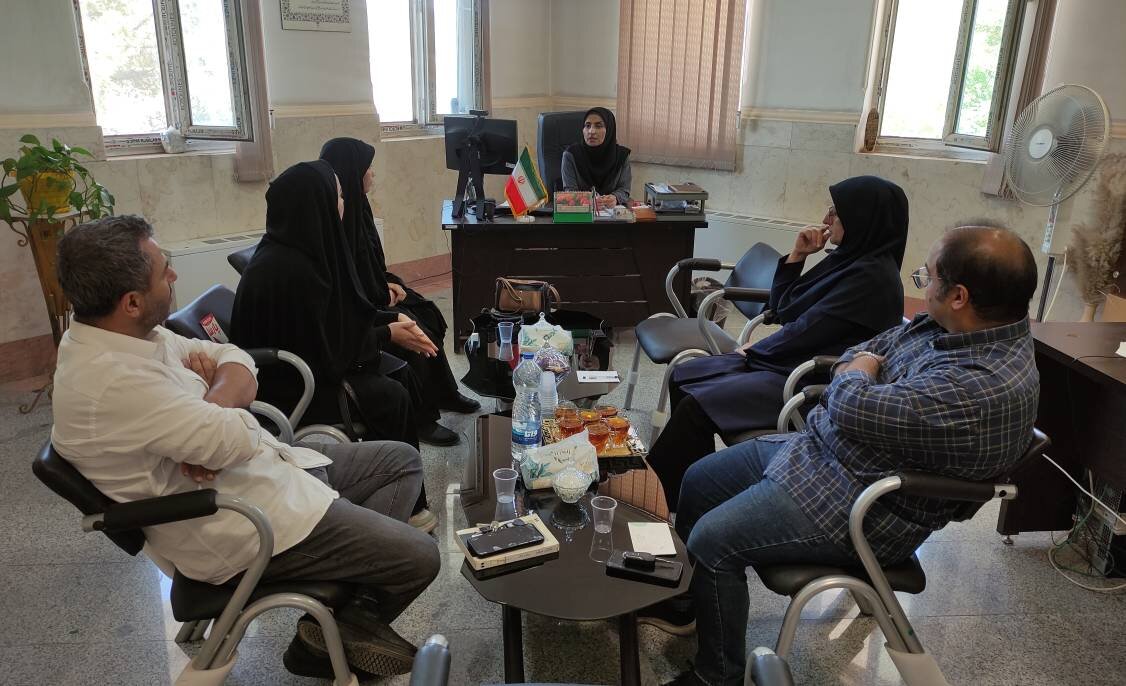 اولین نشست هم‌اندیشی مسئولین کتابخانه‌های عمومی شهرستان قرچک در سال جدید