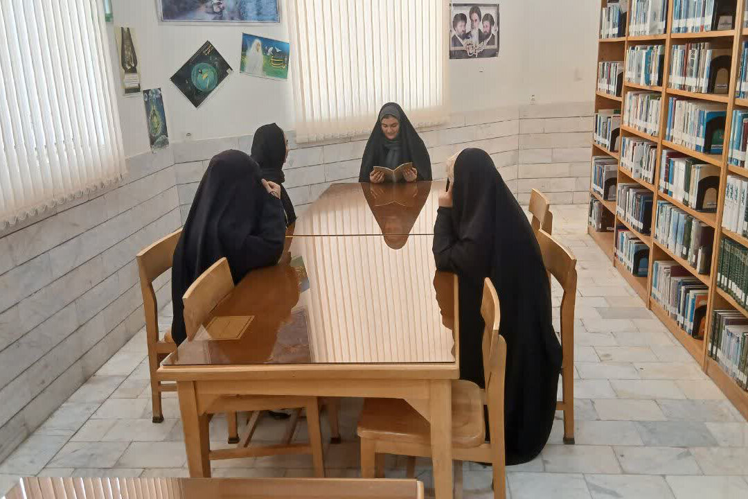 خوانش شاهنامه برای ایران قهرمان در کتابخانههای استان مرکزی