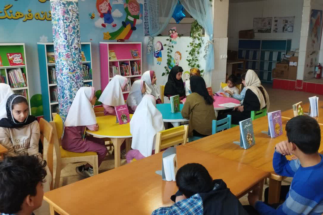 خوانش شاهنامه برای ایران قهرمان در کتابخانههای استان مرکزی