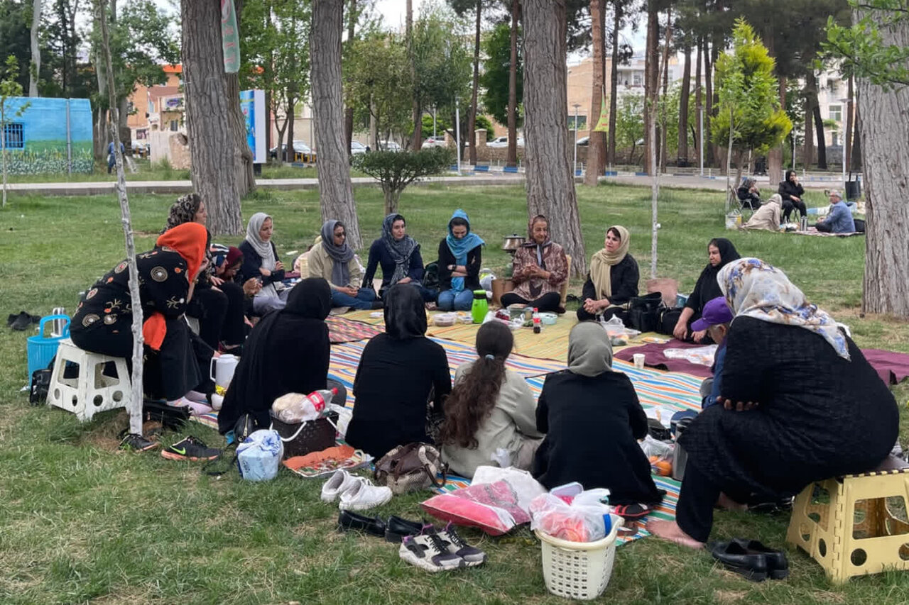 برگزاری محافل ادبی در کتابخانه عمومی امام صادق شهر نیمور