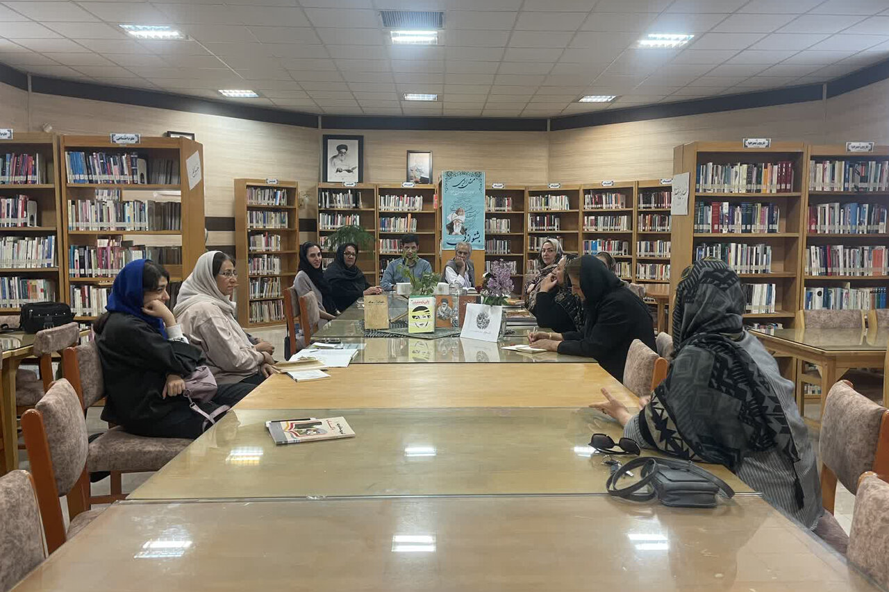 برگزاری محافل ادبی در کتابخانه عمومی امام صادق شهر نیم‌ور
