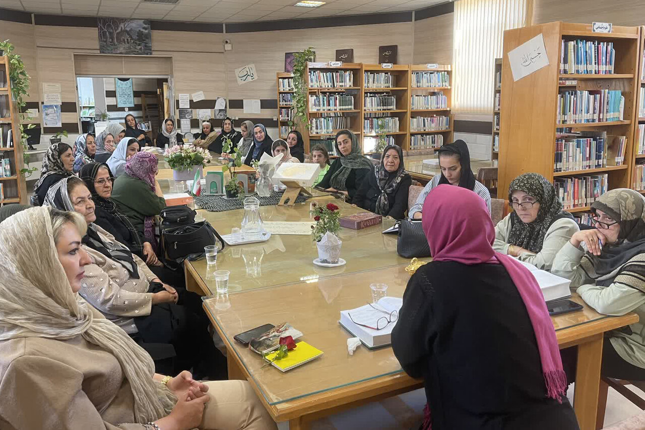 برگزاری محافل ادبی در کتابخانه عمومی امام صادق شهر نیمور