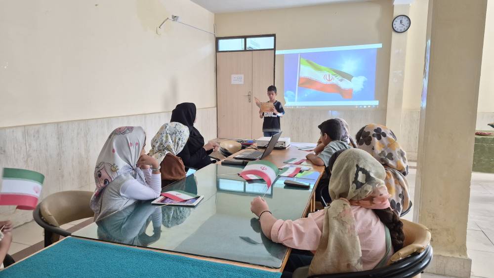 «ایستاده برای ایران»؛ روایت عشق به وطن در کتابخانه شهید مطهری رامشیر