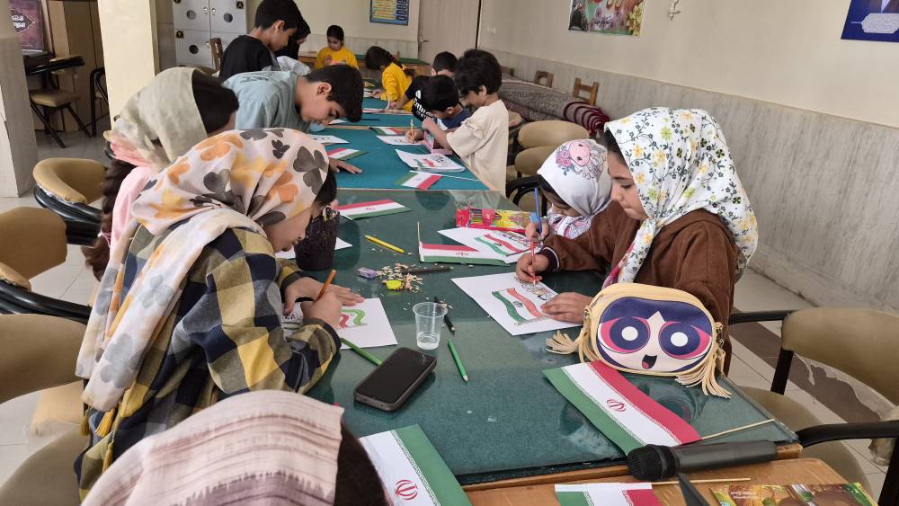 «ایستاده برای ایران»؛ روایت عشق به وطن در کتابخانه شهید مطهری رامشیر