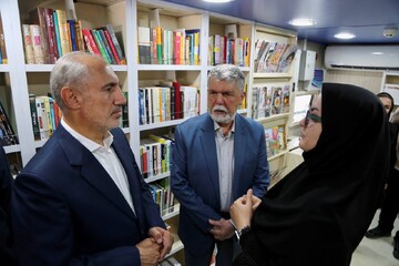 آیین بهره‌برداری از ۱۰ دستگاه خودروی کتابخانه عمومی سیار