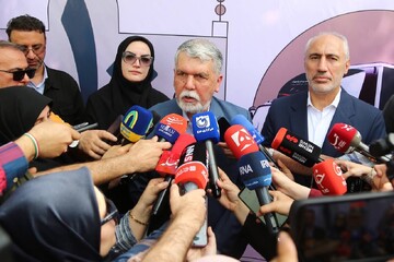 آیین بهره‌برداری از ۱۰ دستگاه خودروی کتابخانه عمومی سیار